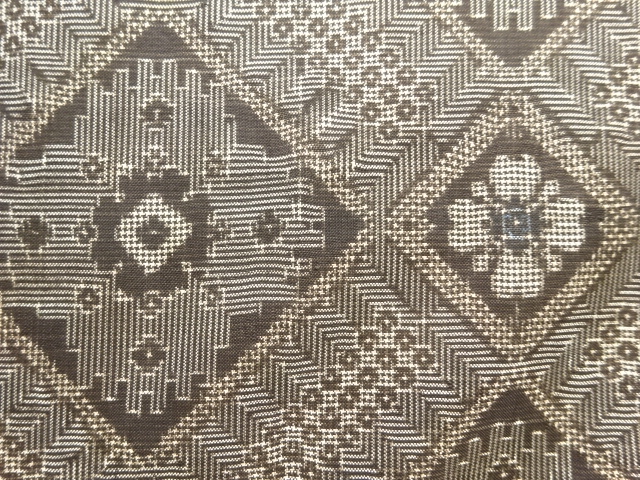 JAPANESE KIMONO / ANTIQUE KIMONO / SILK / DORO OSHIMA TSUMUGI / WOVEN RHOMBUS